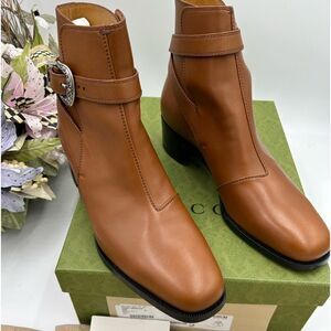 Men, Gucci, leather ankle boots size 9, made in Italy